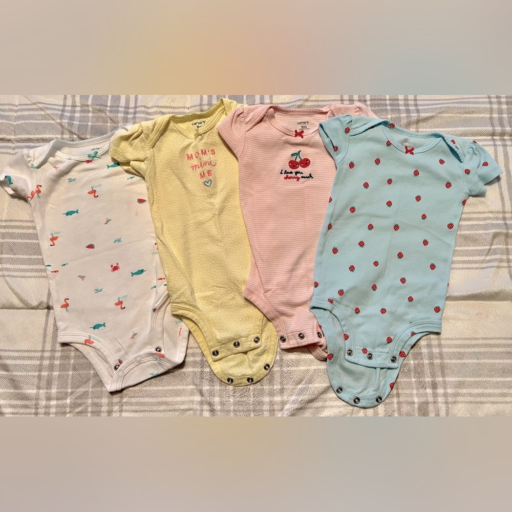 Carter’s bodysuits set of 4 - 9 months